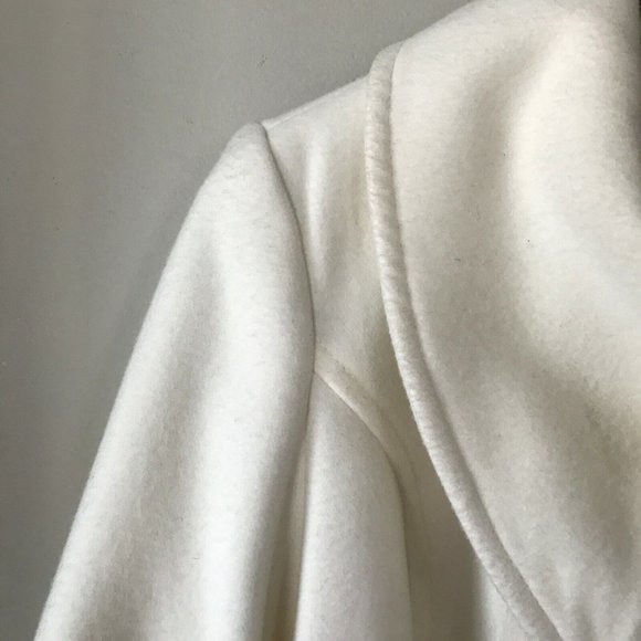 SuiteBlanco White Coat Size XL with Waist Strap - Picture 5 of 10